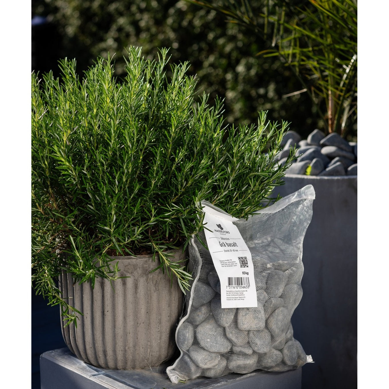 Dekorsten Grå basalt 30-60mm, 500kg, 50st, Halvpall